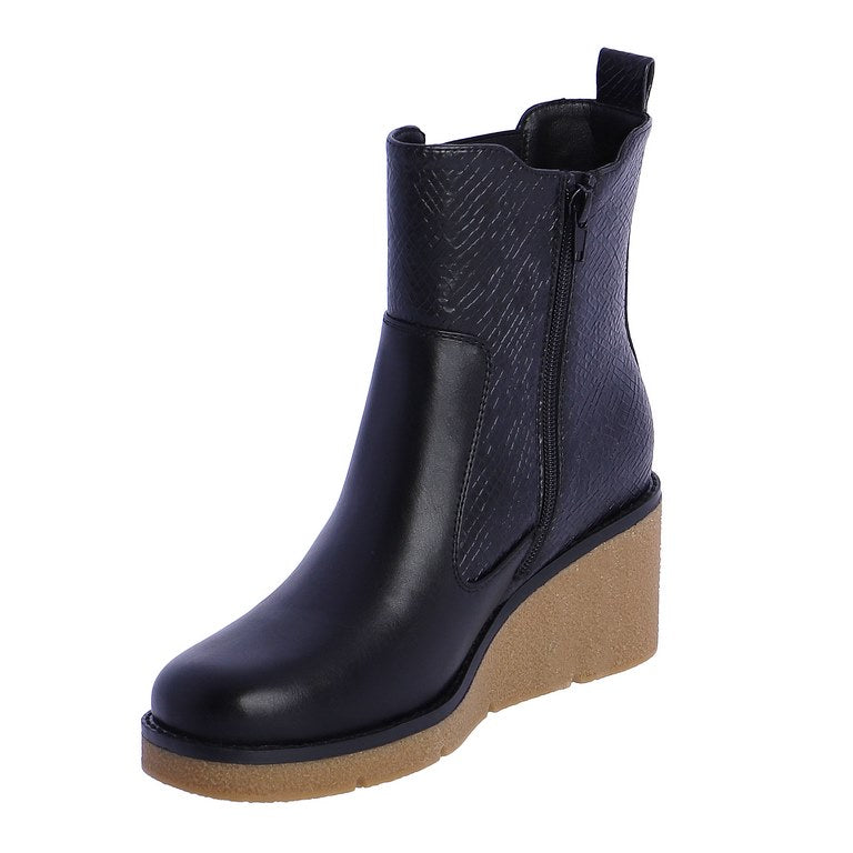 Botines de Cuña Negros con Elásticos y Detalle Grabado