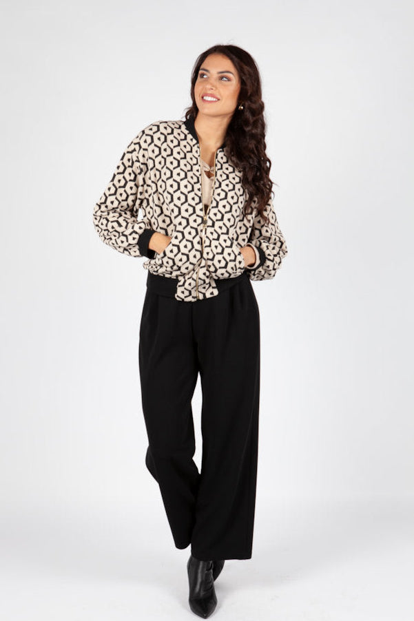 Chaqueta Bomber de Jacquard con Estampado Geométrico en Crudo y Negro