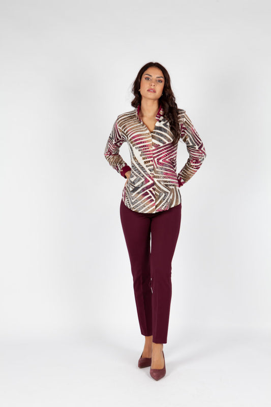 Camisa Estampada Geométrica en Tonos Fucsia y Burdeos con Puños en Contraste