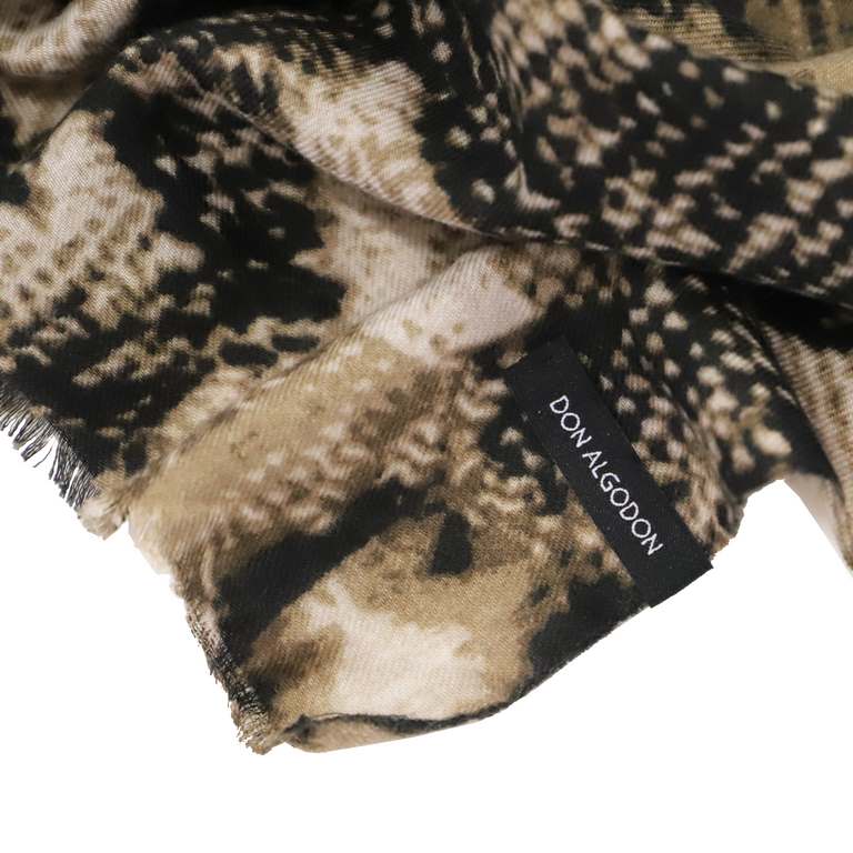 Bufanda con Estampado Animal, color gris