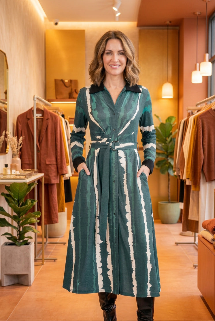 Vestido Camisero Midi Estampado Verde con Cinturón y Cuello Contraste