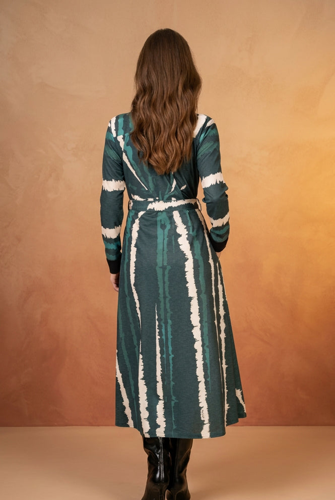 Vestido Camisero Midi Estampado Verde con Cinturón y Cuello Contraste