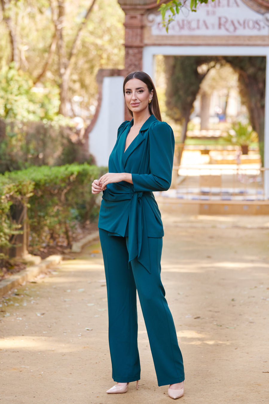 Traje de Chaqueta Cruzada con Lazada Lateral y Pantalón Recto