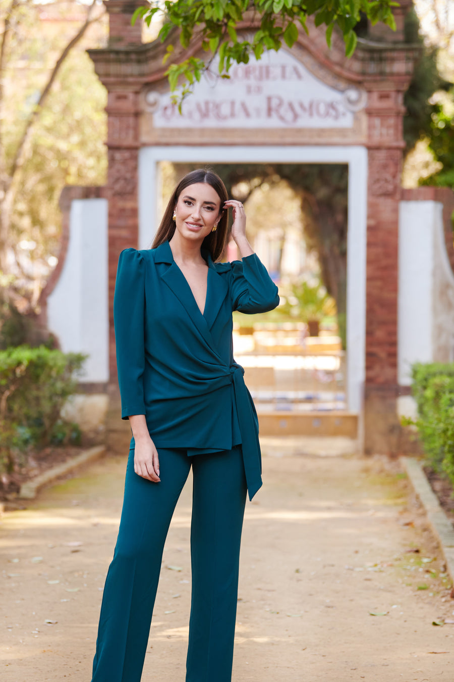 Traje de Chaqueta Cruzada con Lazada Lateral y Pantalón Recto