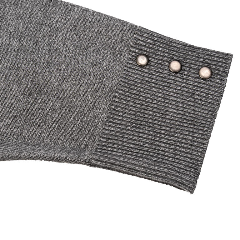 Chaqueta de Punto Larga Gris con Tachuelas
