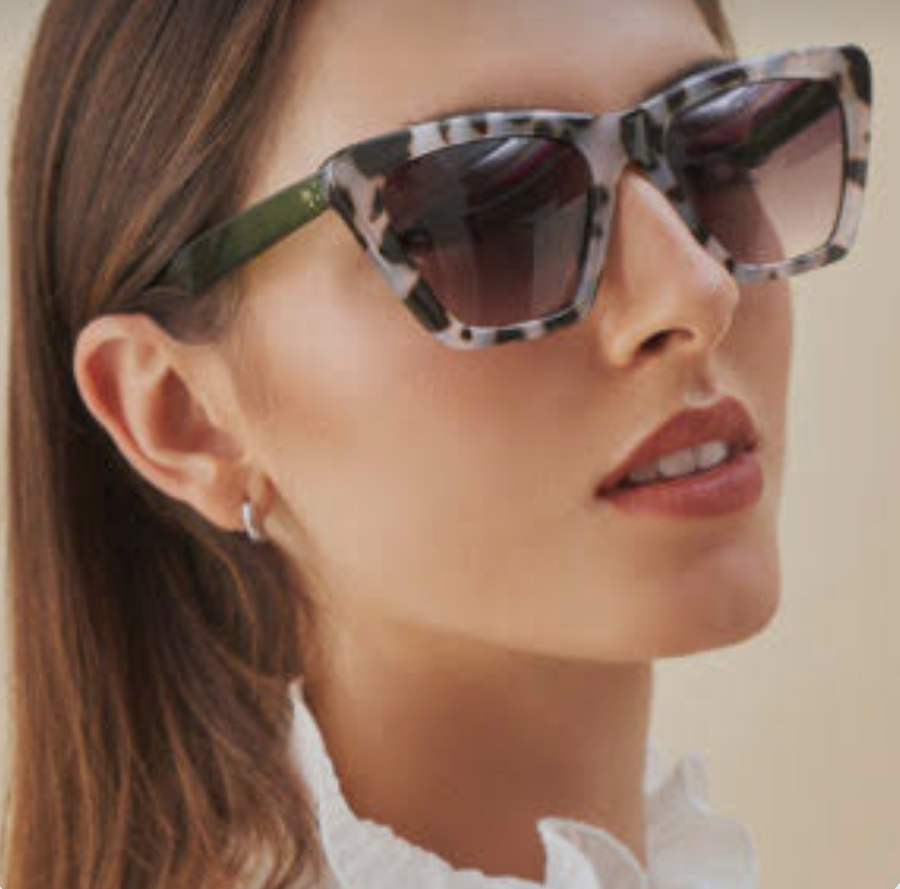 Gafas de Sol Montsaint – Elegancia Geométrica y Animal Print