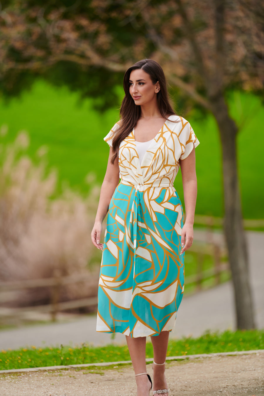 Vestido Midi Estampado Geométrico Nudo