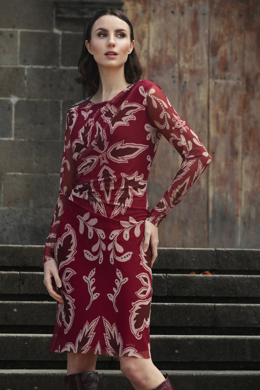 Vestido Midi de Tul Elástico con Estampado Botánico y Detalle de Lentejuelas