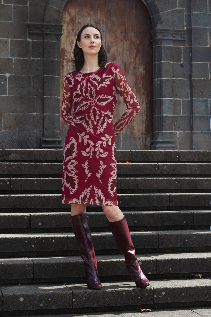 Vestido Midi de Tul Elástico con Estampado Botánico y Detalle de Lentejuelas