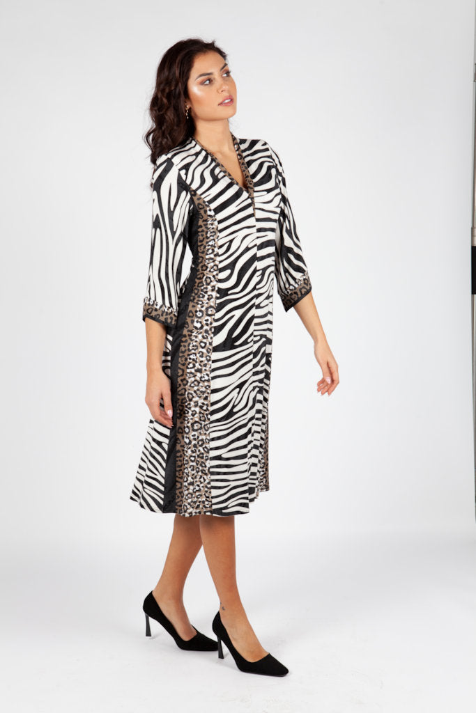 Vestido Estampado de Cebra en Blanco y Negro con Laterales de Leopardo