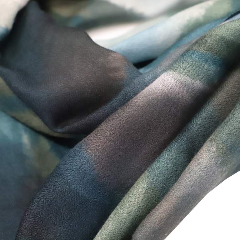 Fular Estampado Acuarela en Tonos Verde Agua y Azul