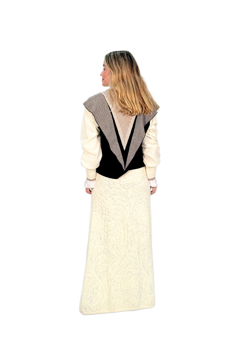 Jersey de punto combinado en V con volante en hombros, en negro y crema