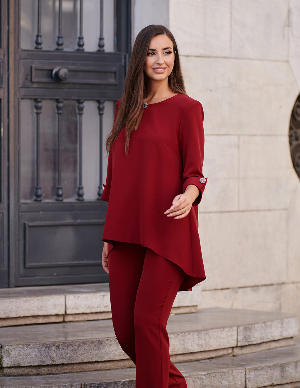 Conjunto pantalón de crespón con blusón y manga francesa