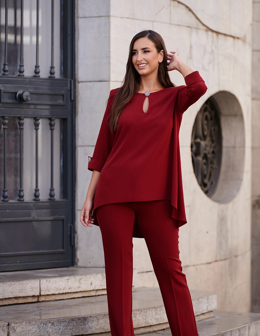 Conjunto pantalón de crespón con blusón y manga francesa