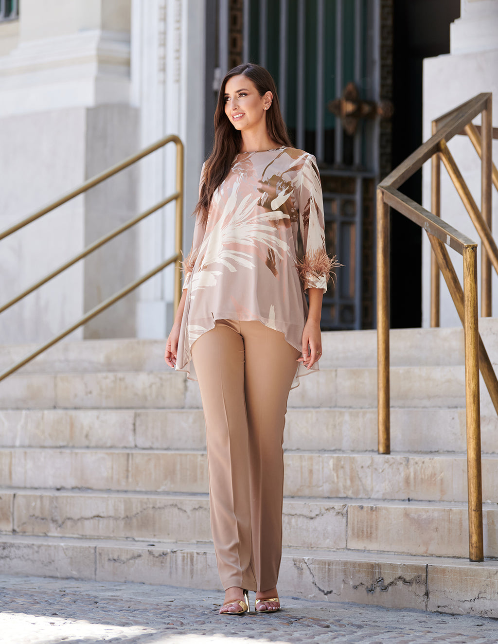 Conjunto pantalón con blusón de gasa para bodas