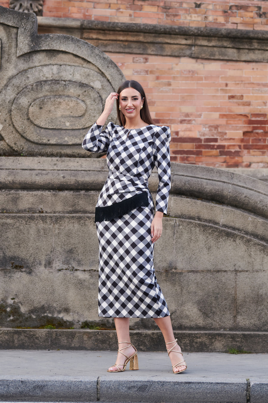 Vestido Midi Cuadros Vichy Marino con Fajín de Flecos y Manga Larga