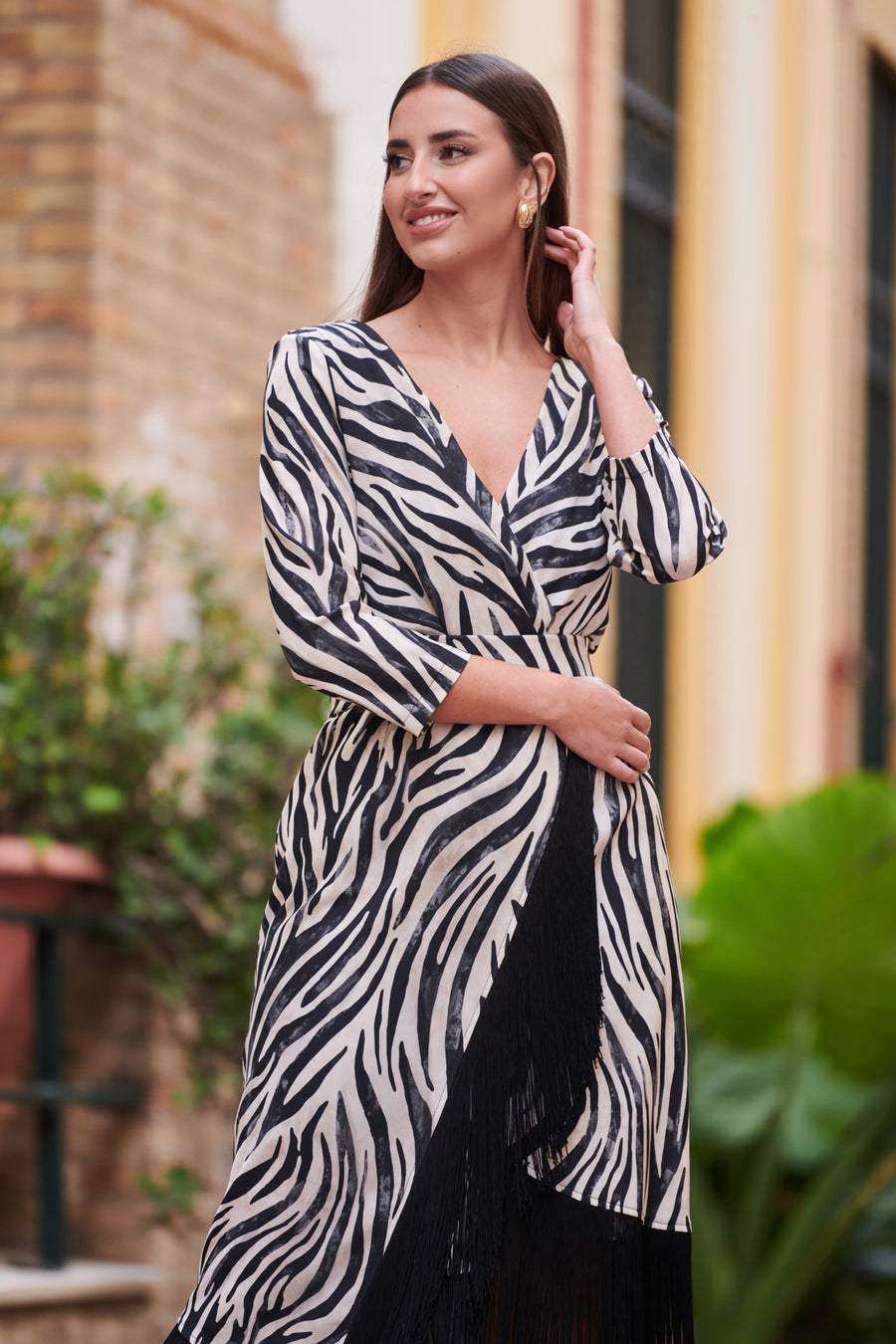 Vestido Midi Cebra con Escote Cruzado y Flecos