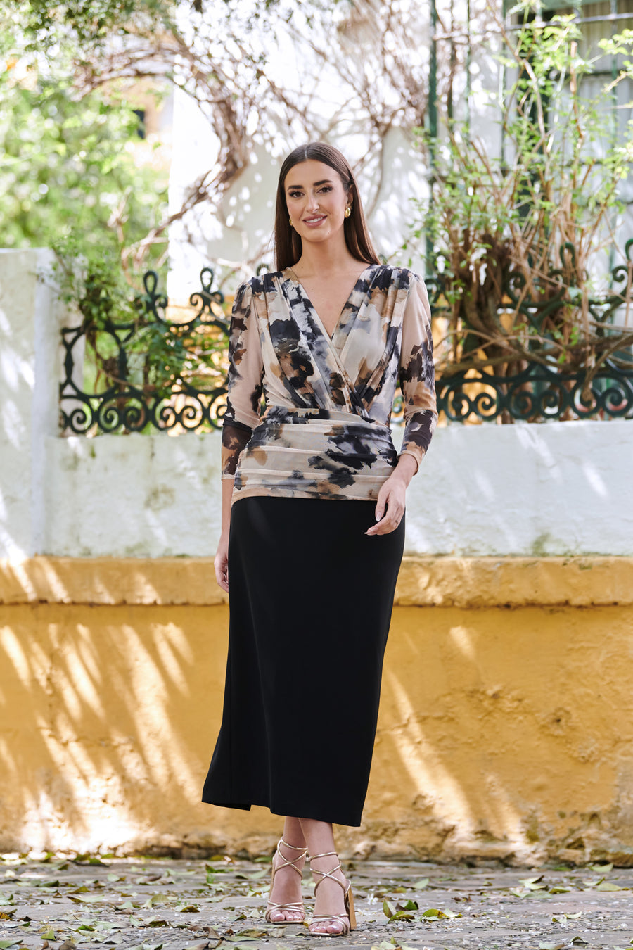Vestido Midi Combinado con Cuerpo Estampado de Tul Elástico