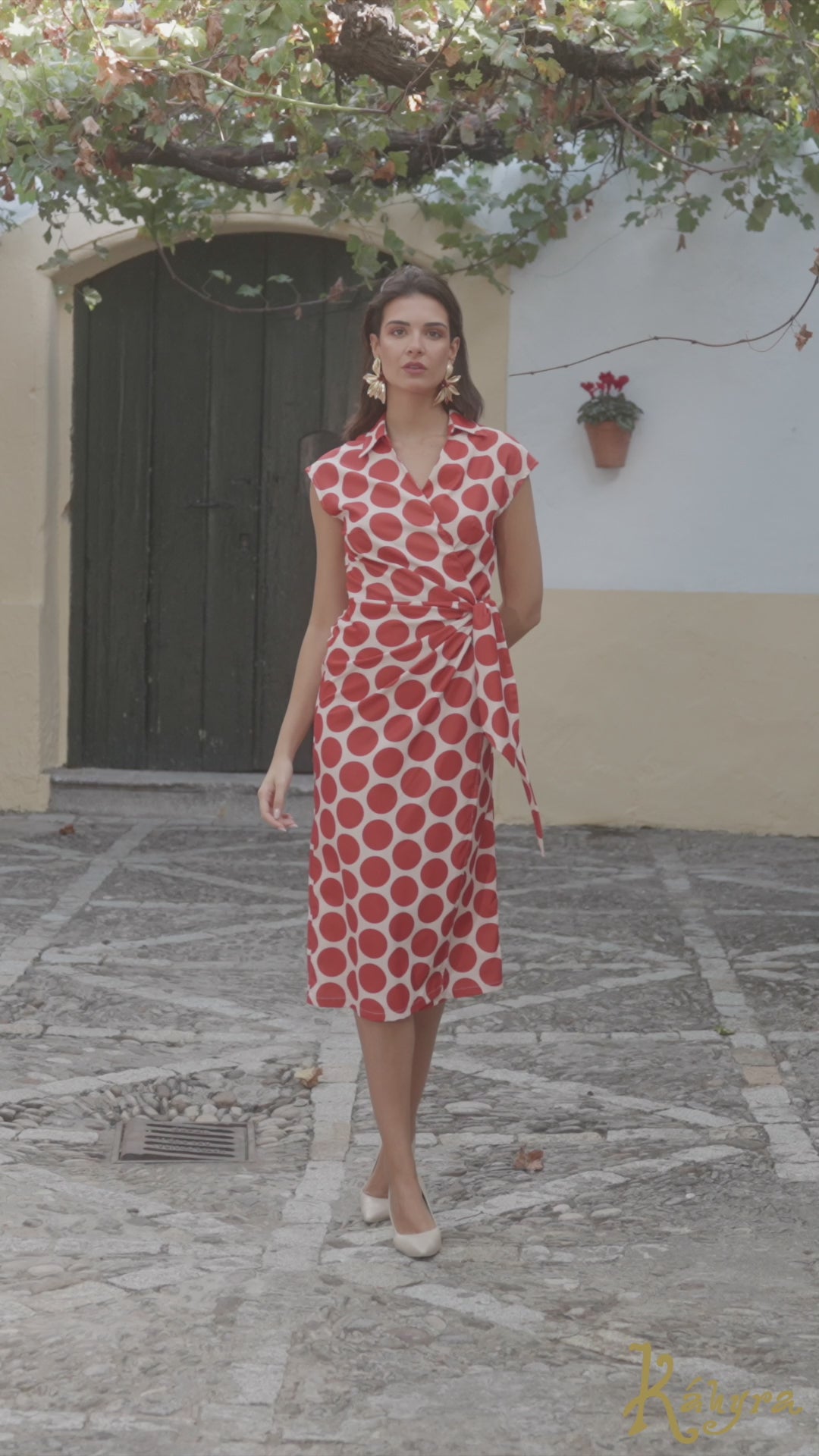 Vestido Midi Elegancia en Lunares