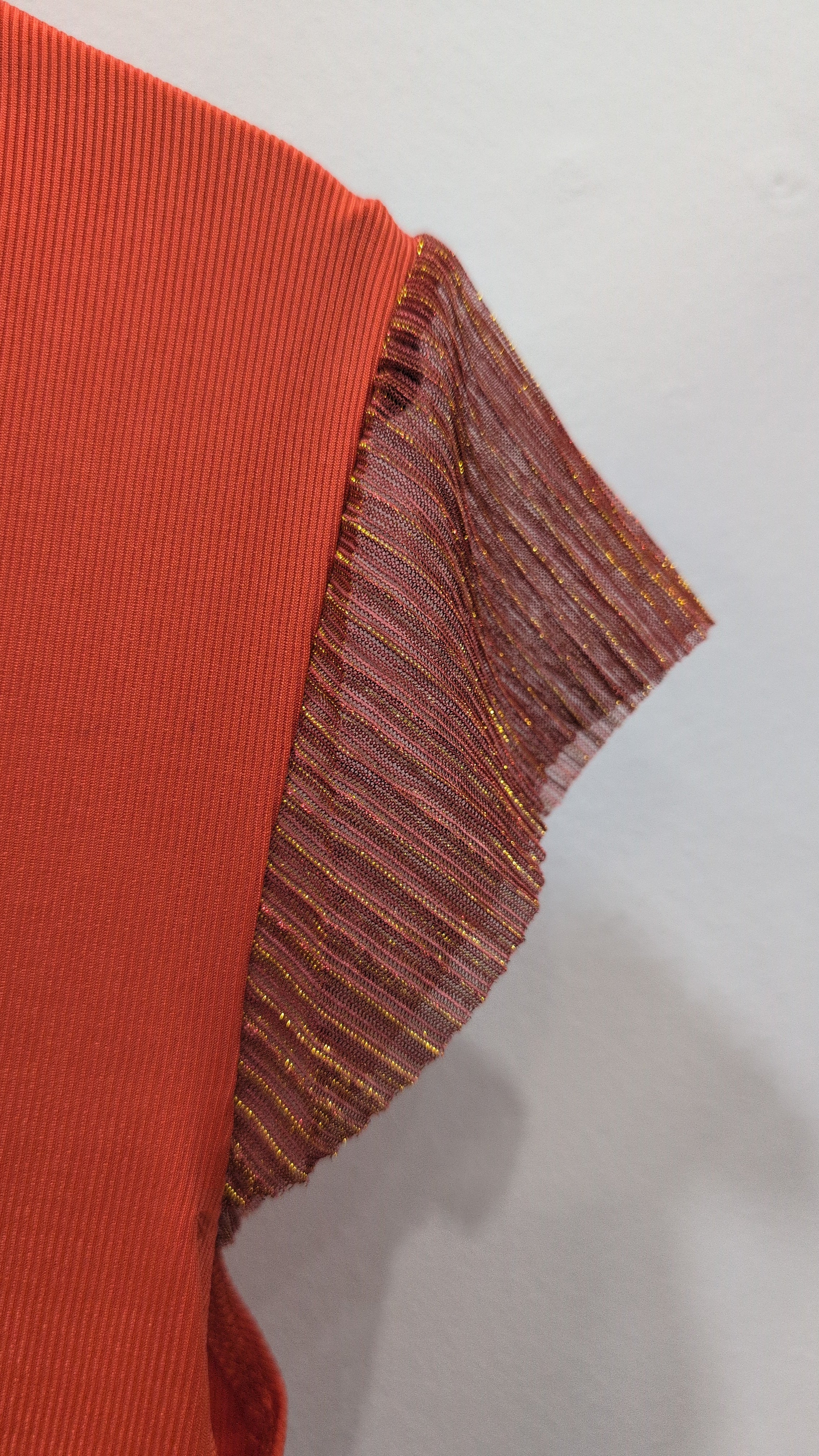 Camiseta Escote en V con Mangas de Plisado Lurex