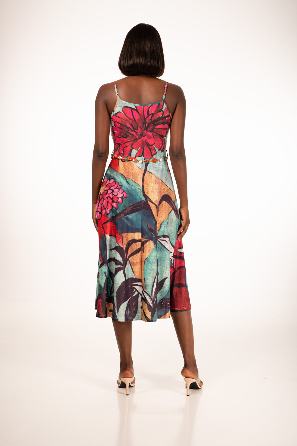 Vestido midi estampado floral colorido