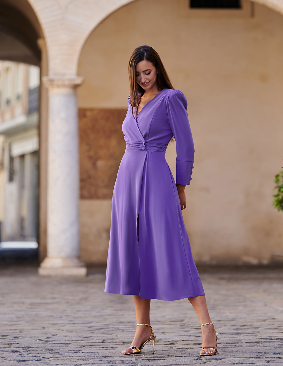 Vestido en evasé de crespón para bodas y eventos