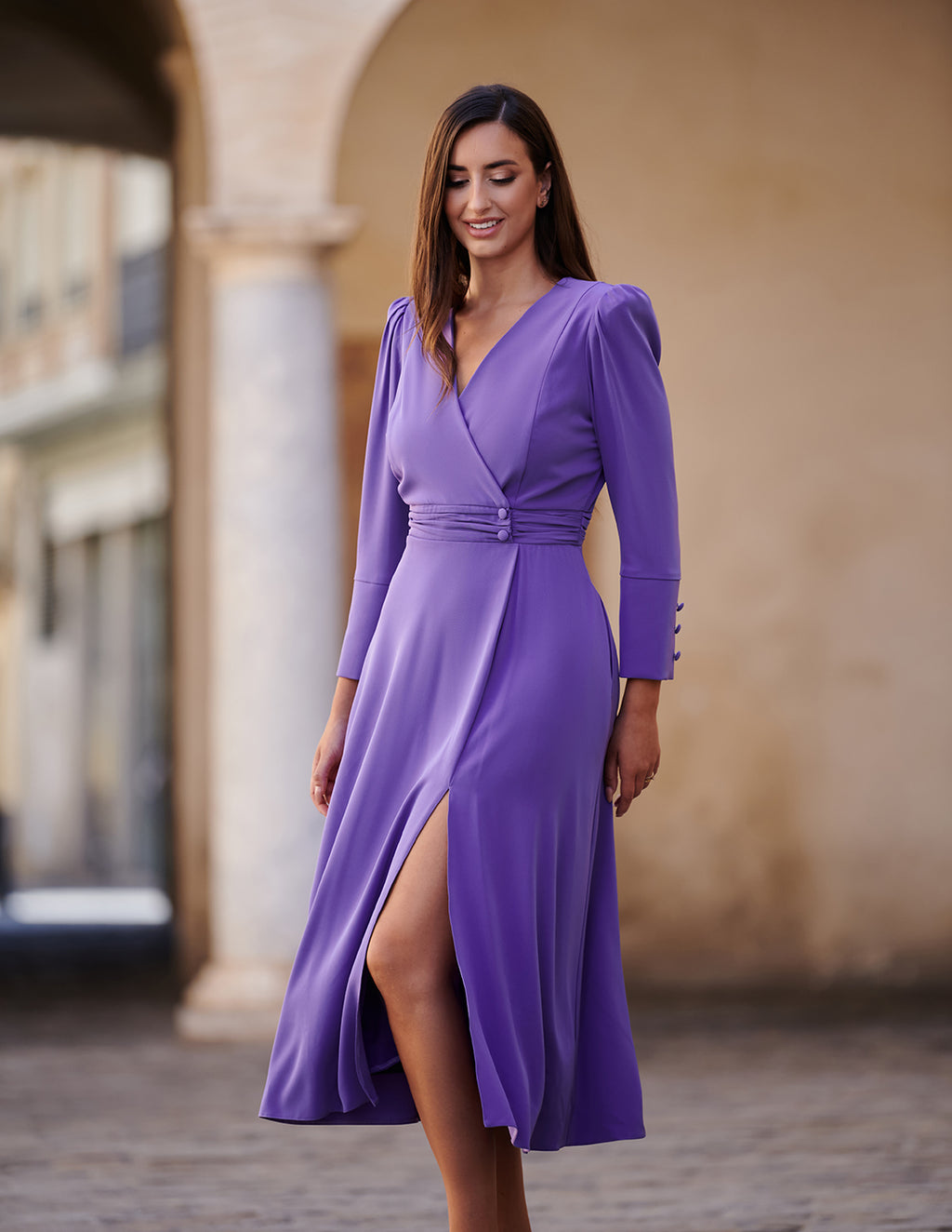 Vestido en evasé de crespón para bodas y eventos