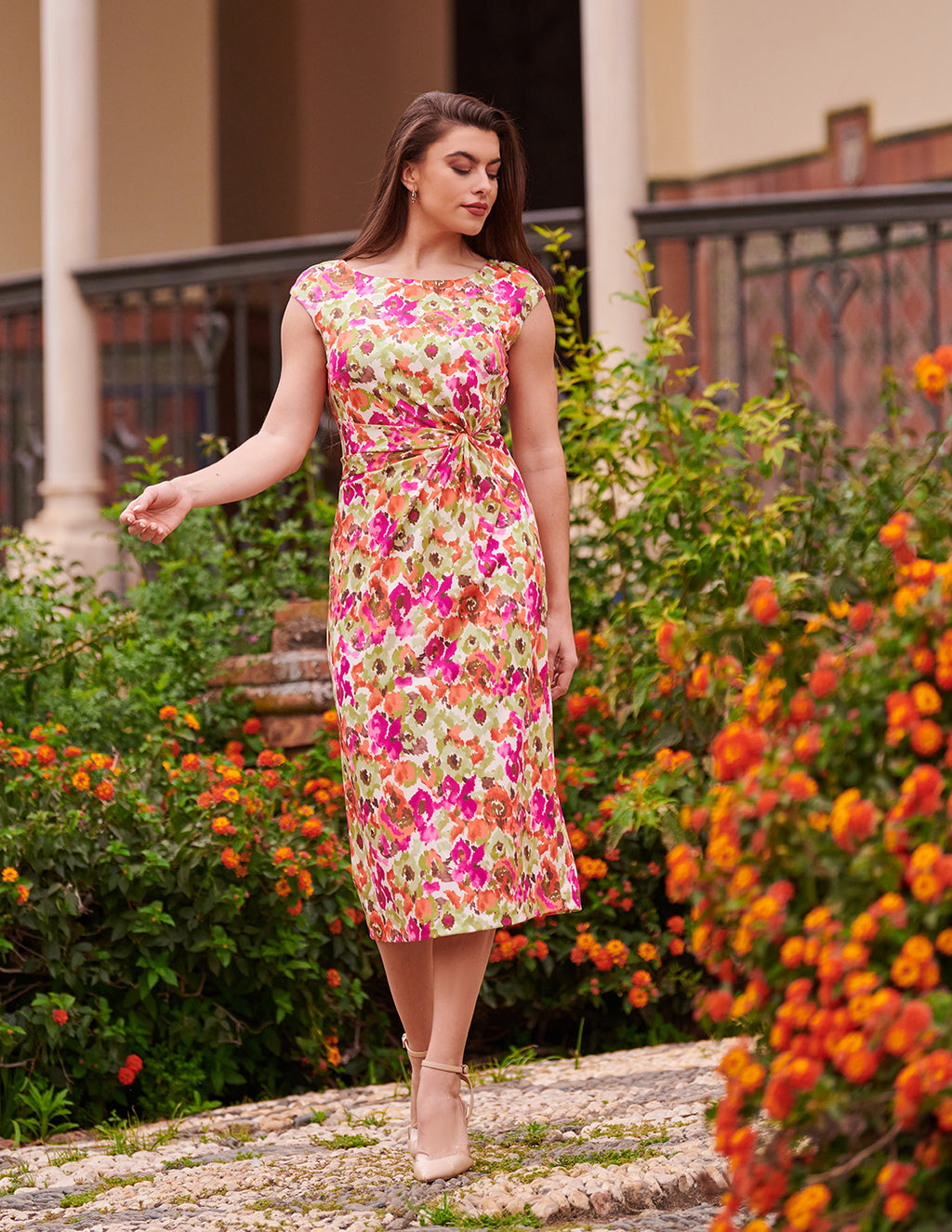 Vestido midi estampado floral artístico para eventos
