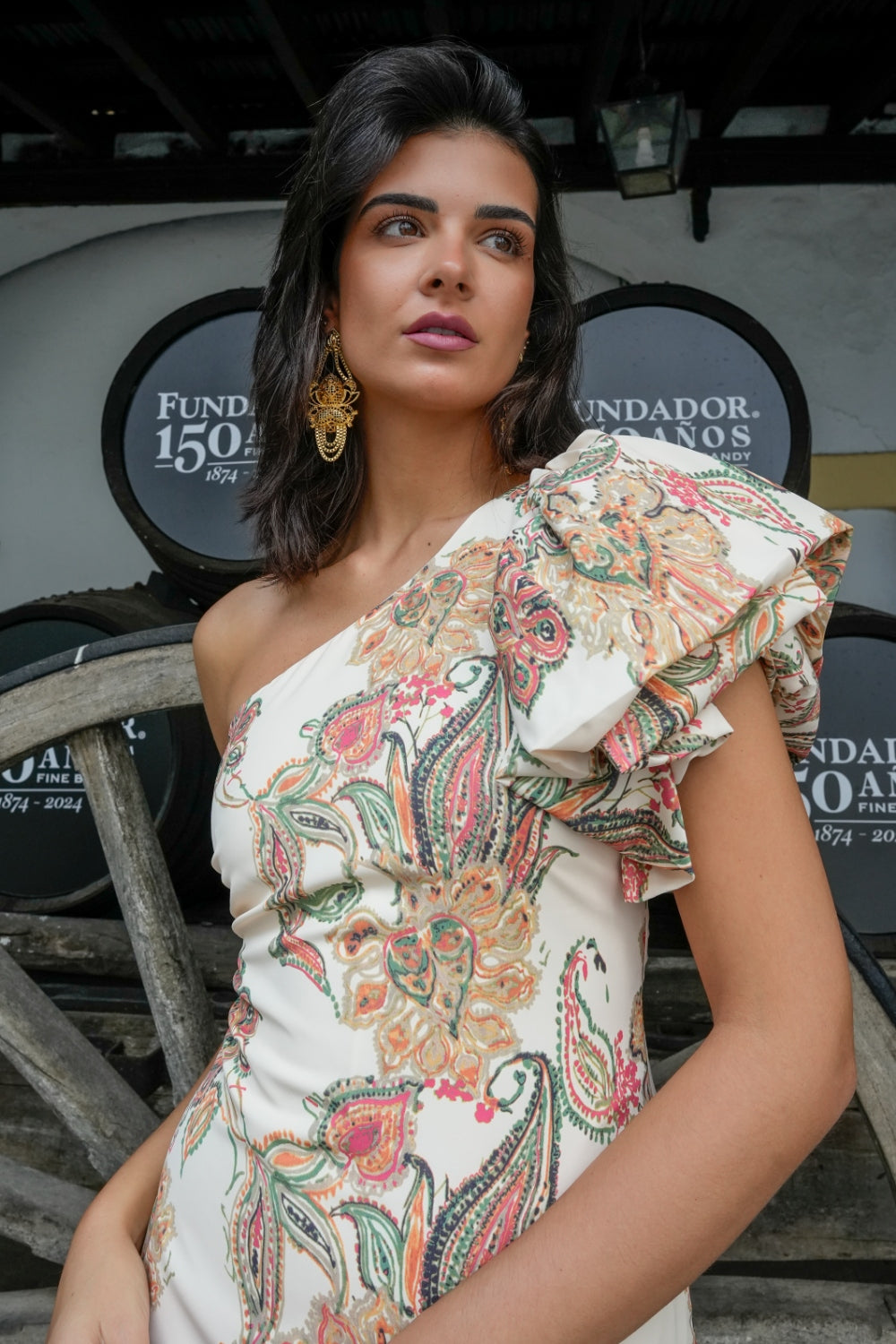 Vestido Midi Asimétrico Estampado Cachemira y Volante