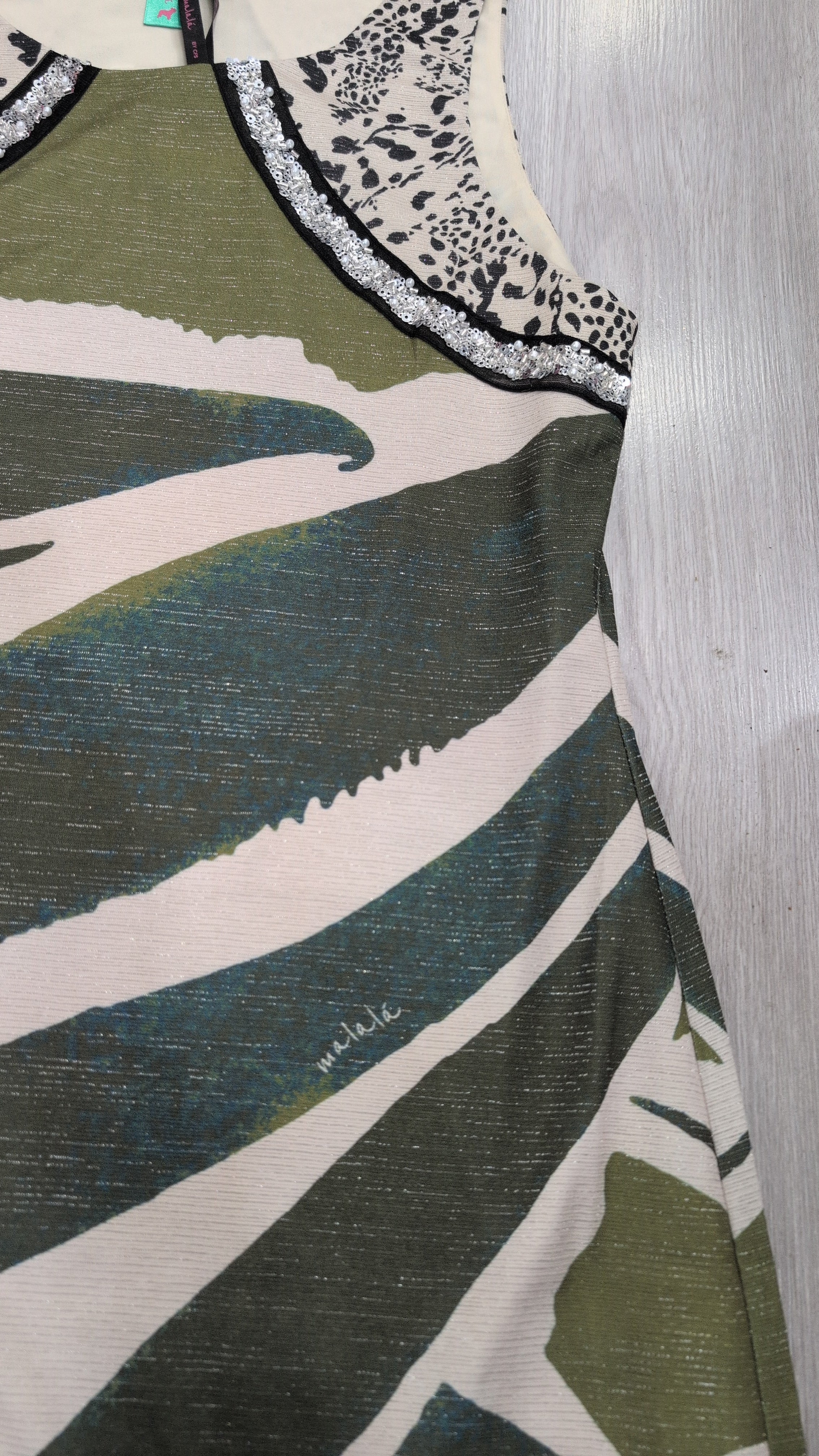 Vestido mini estampado tropical urbano