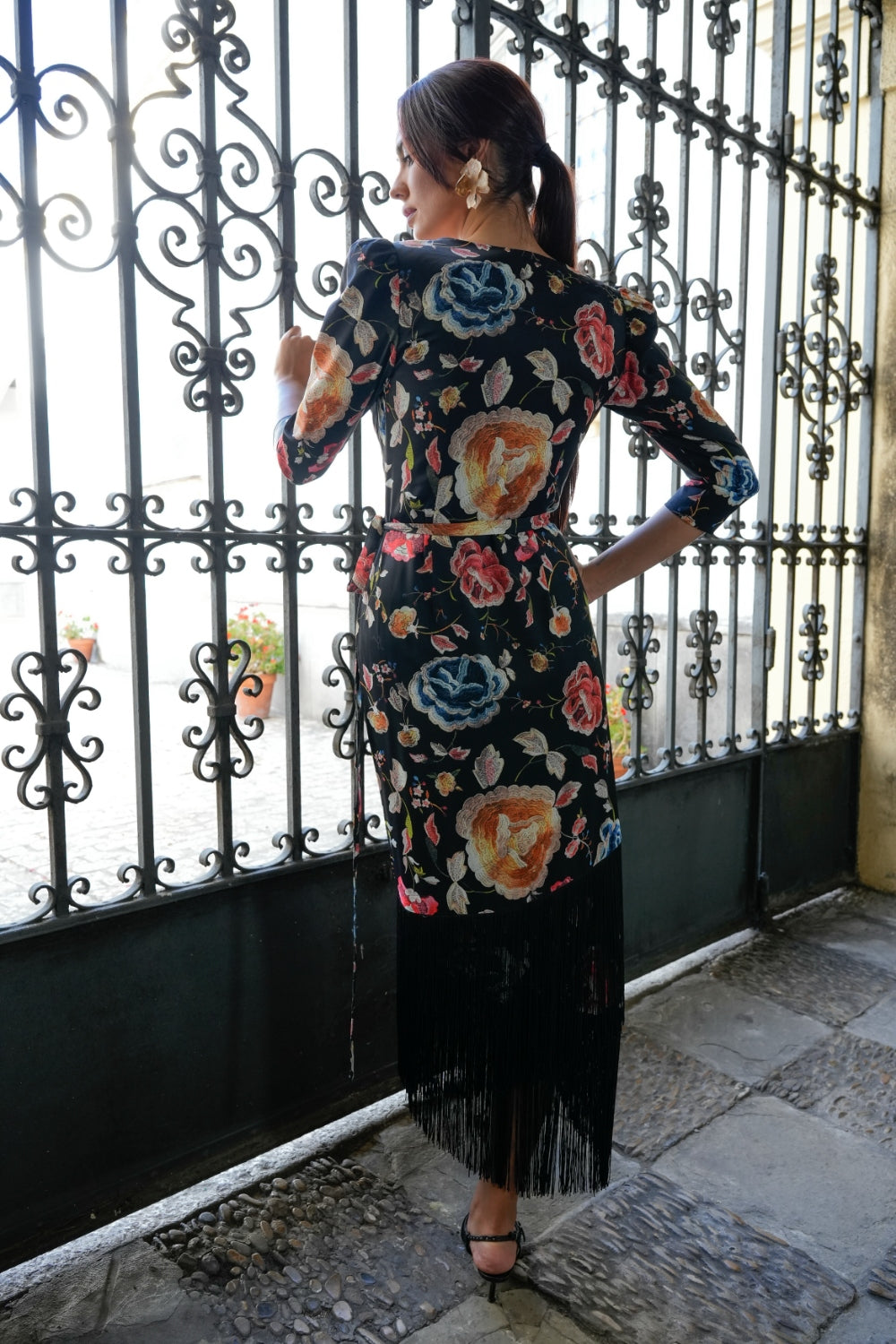 Vestido Envolvente Mantón de Manila para bodas y eventos