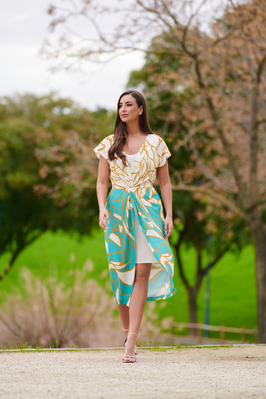 Vestido Midi Estampado Geométrico Nudo