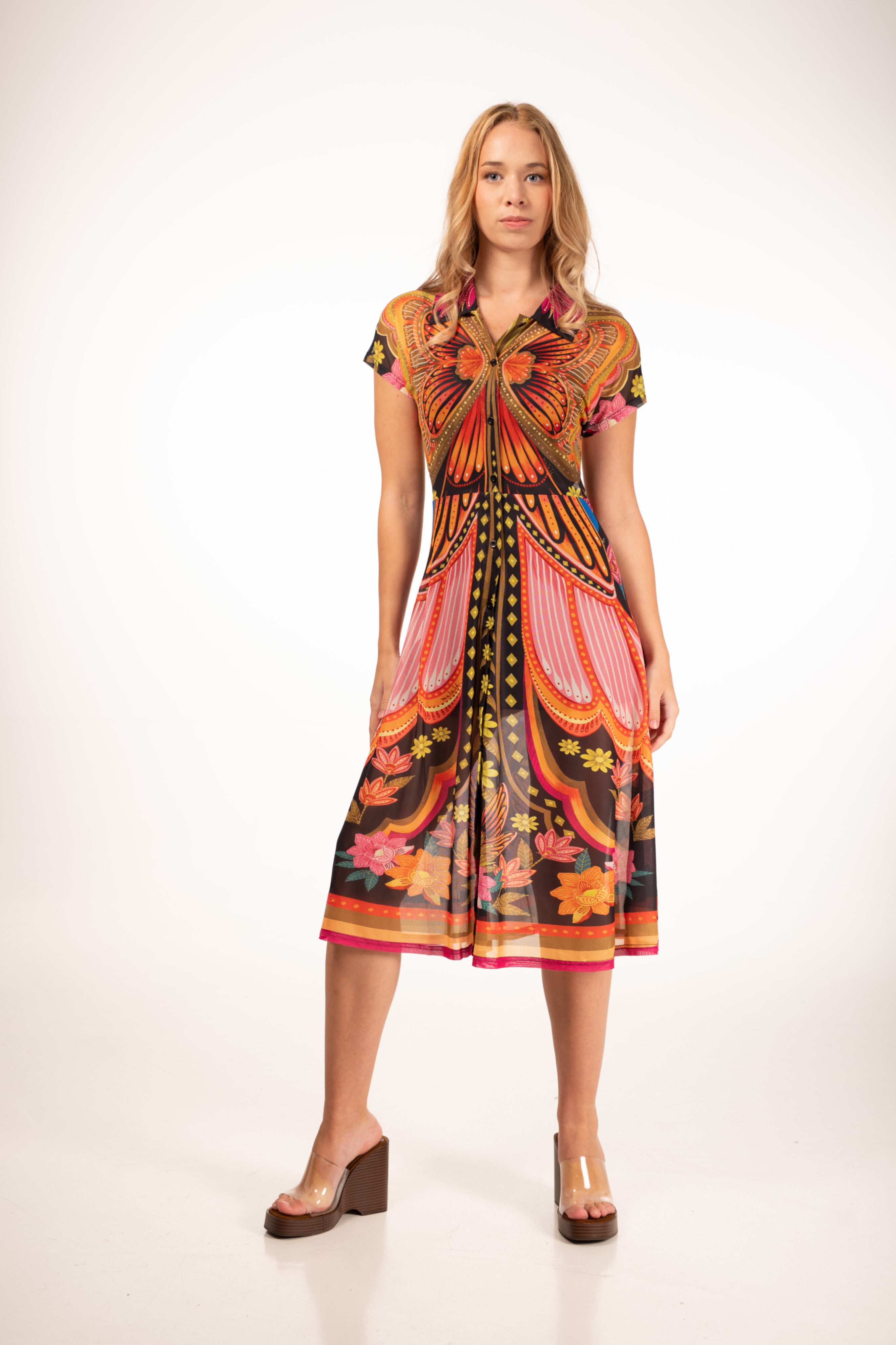 Vestido midi estampado con mariposas y flores