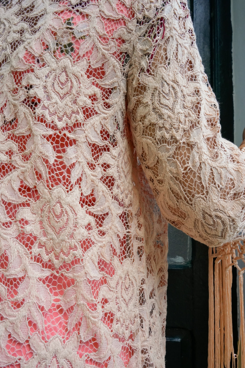 Chaqueta de Encaje con Flecos Elegancia Atemporal para mujer