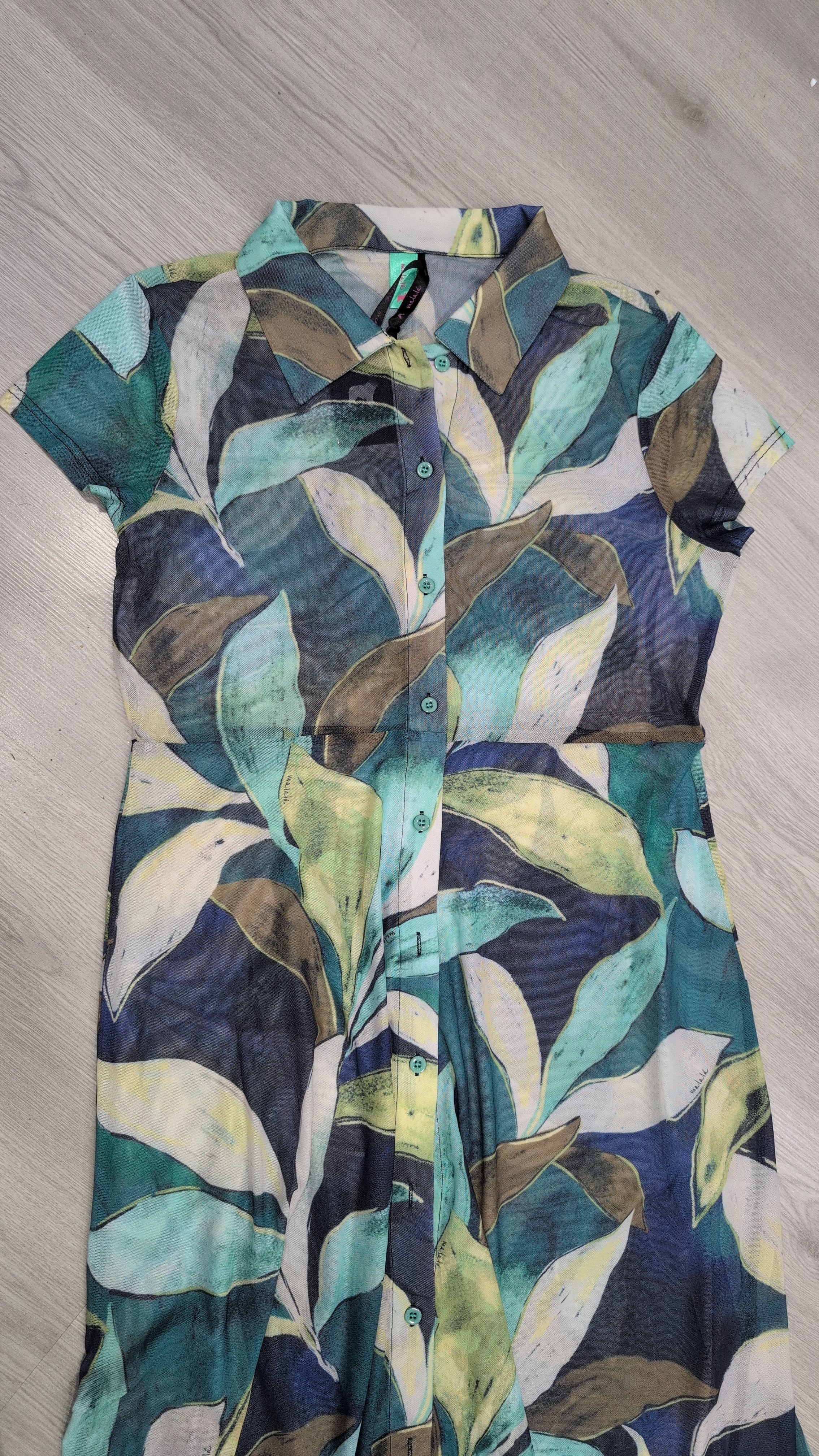 Vestido largo estampado de hojas azules y verdes